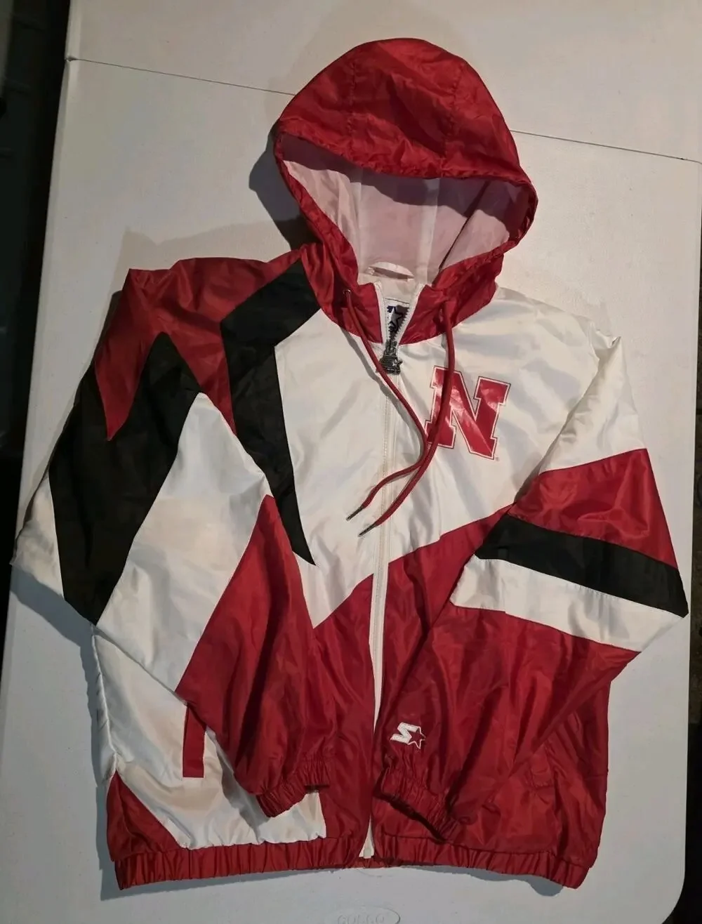 VINTAGE Nebraska Huskers Starter Jacket Mens Red White Black Hooded Windbreaker